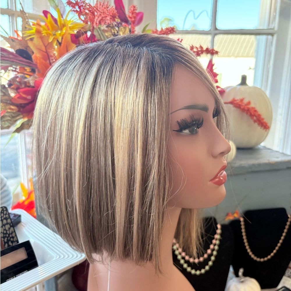 Envy synthetic wig London Toasted Sesame